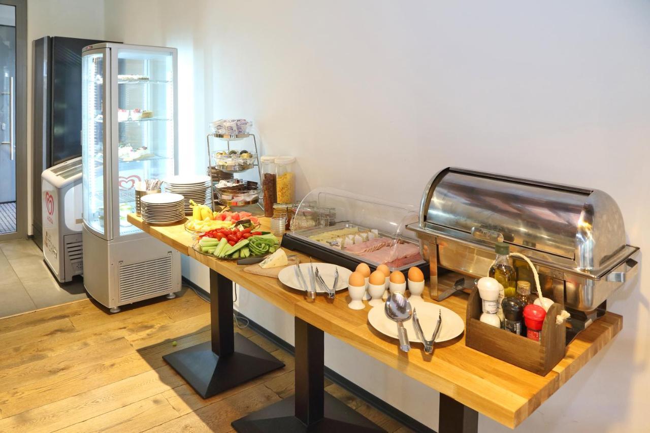 Terasy Cafe 公寓式酒店 4*